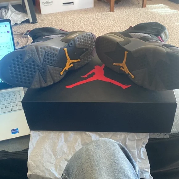 Jordan 6s - Picture 3 of 4
